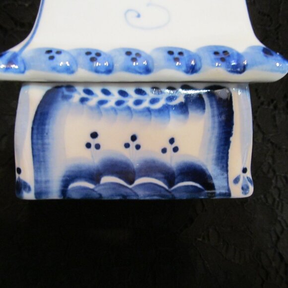 Gzhel porcelain House lidded trinket box blue white Made in Russia Гжель Unused - Picture 7 of 14
